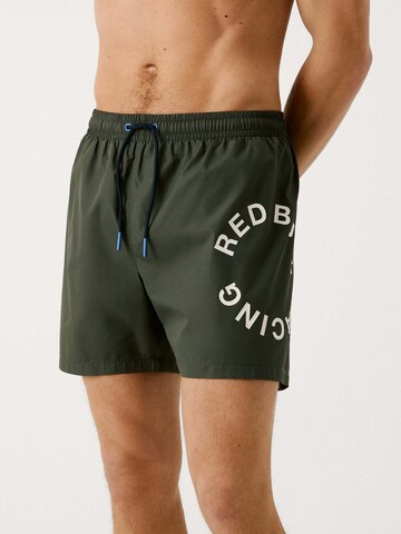 Red Bull Racing x Pepe Jeans Zwemshorts in Groen: voorkant