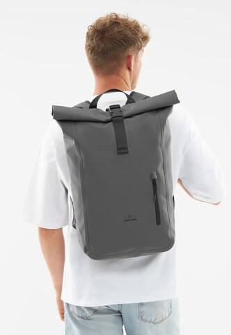 Sac à dos de sport 'Conor' Johnny Urban en gris : devant