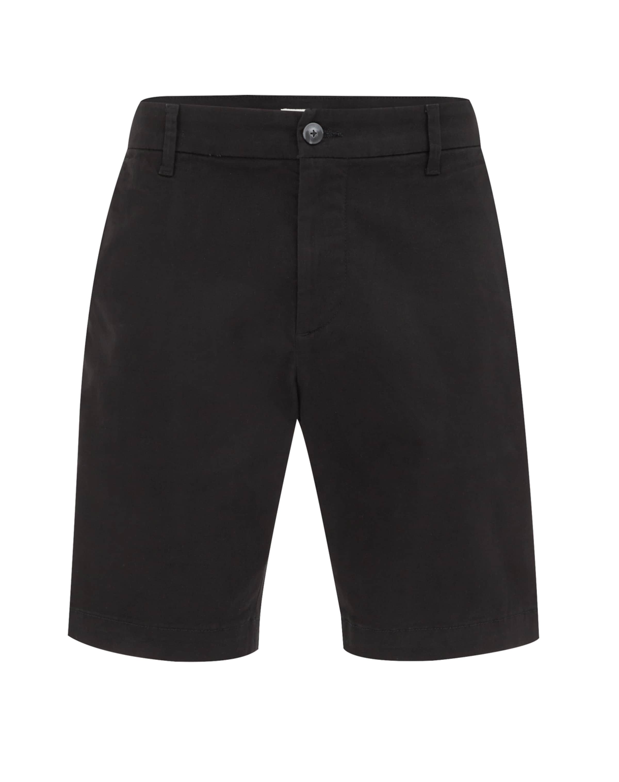 WE Fashion Chino trousers in Black: front