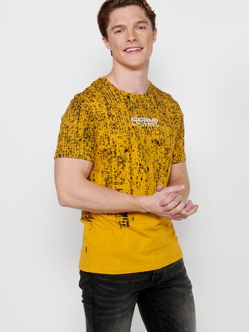KOROSHI Koszulka w kolorze żółty