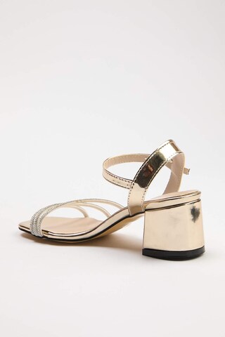 Trendyol - Sandalias con hebilla en oro