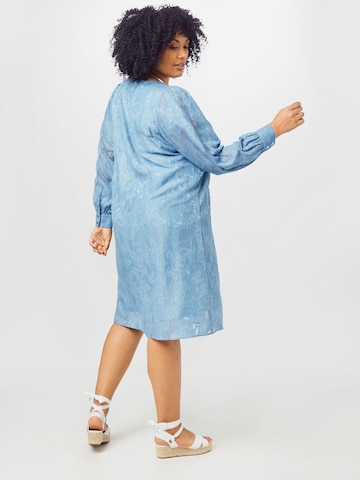 Robe 'Metty' KAFFE CURVE en bleu