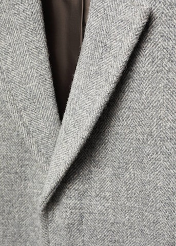 MANGO MAN Between-Seasons Coat 'Carpi' in Grey