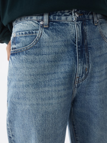 Pull&Bear Loosefit Jeans i blå