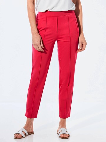 Goldner Tapered Trousers in Red: front