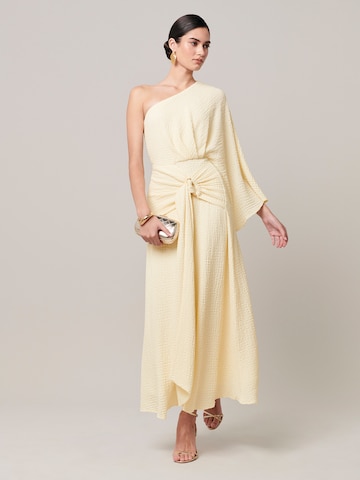 Rochie de seară 'Ellie' de la Sável pe galben