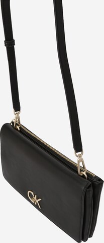 Pochette Calvin Klein en noir