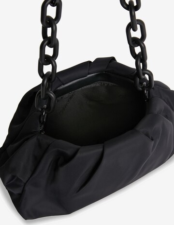 Calvin Klein حقيبة يد نسائية بلون أسود