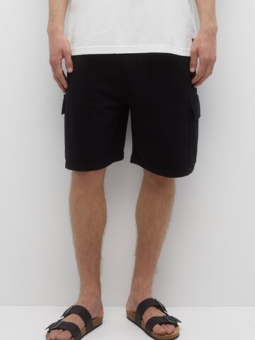 Pull&Bear Loosefit Shorts in Schwarz