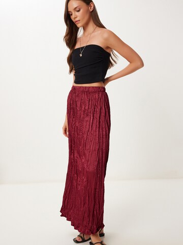 Happiness İstanbul Nederdel i rød