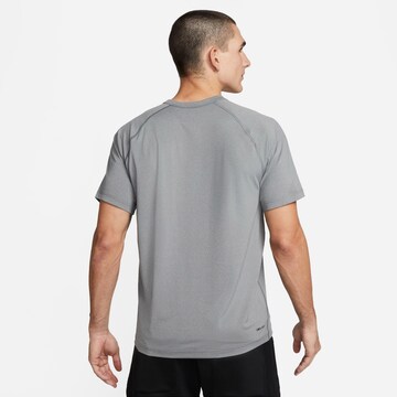 T-Shirt fonctionnel 'Ready' NIKE en gris