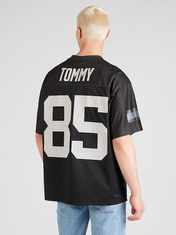 Tommy Jeans T-Shirt 'ARCHIVE FOOTBALL' in Schwarz