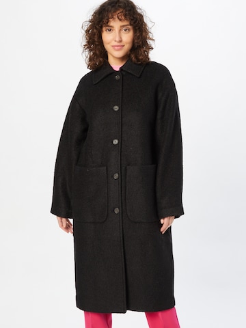 Monki Between-Seasons Coat 'Ulrica' in Black: front