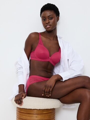 TRIUMPH T-shirt Bra ' Aura Spotlight ' in Pink