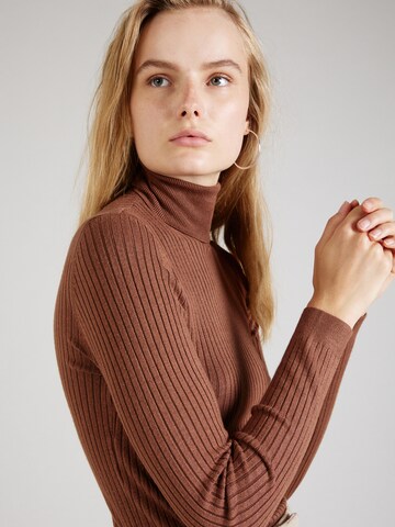 Pullover 'Karol' di ONLY in marrone