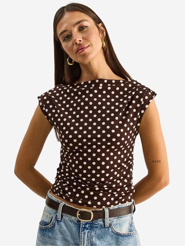 Bianco Lucci - Blusa em castanho