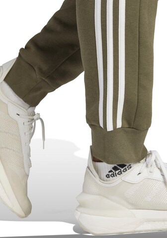 ADIDAS SPORTSWEAR Tapered Sportbroek 'Essentials' in Groen