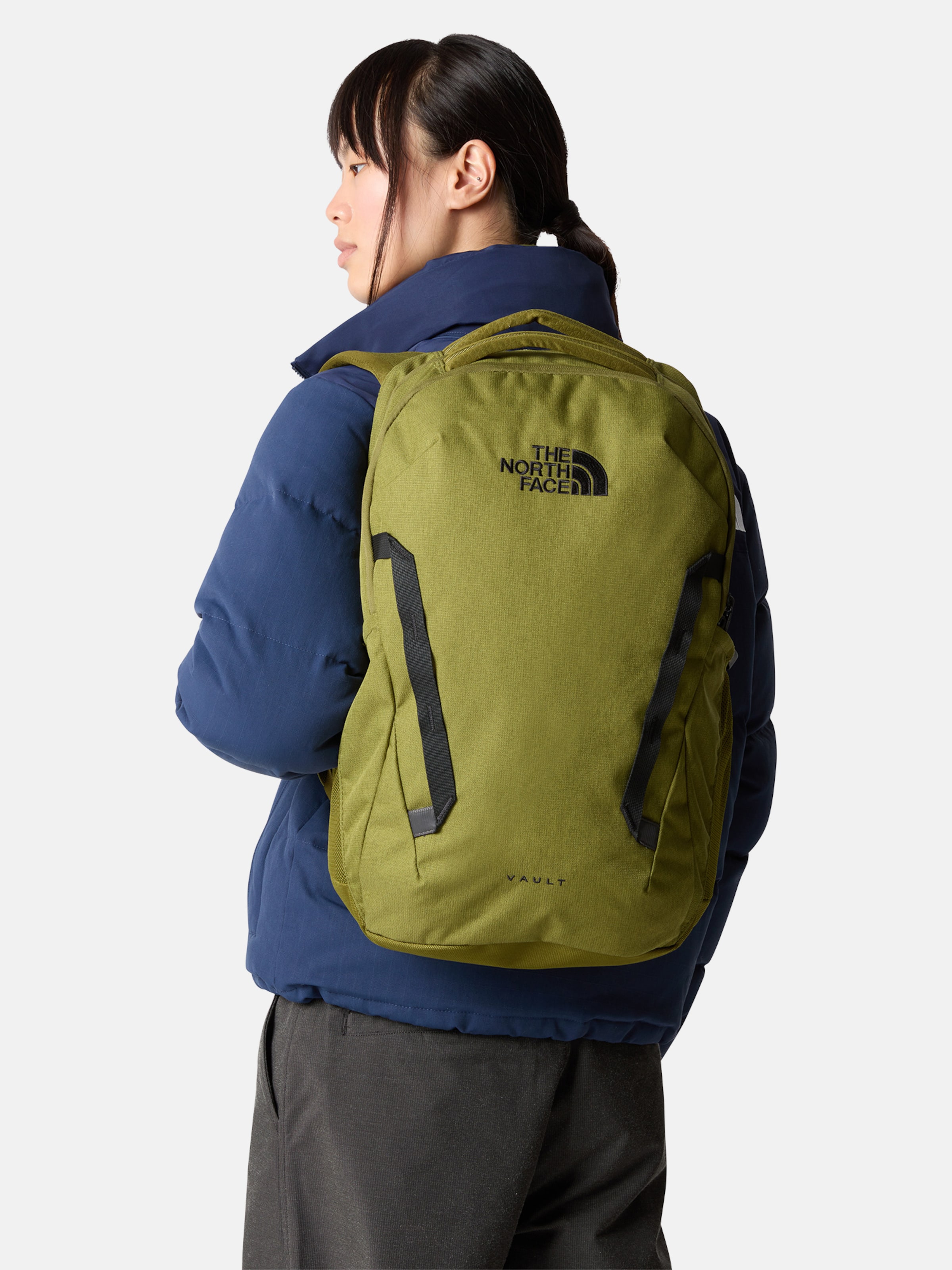 THE NORTH FACE Rucksack VAULT in Oliv ABOUT YOU