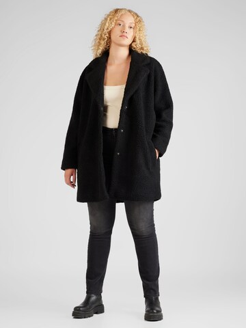 Manteau mi-saison 'New Aurelia' ONLY Carmakoma en noir