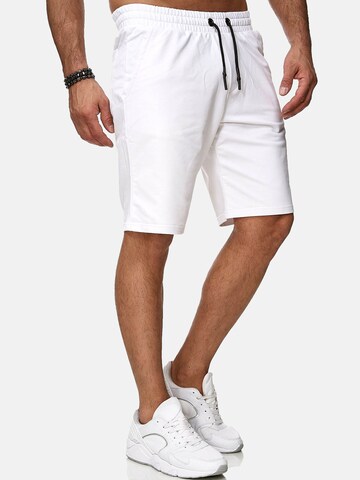 Reslad Regular Hose 'Shorts Basic Sweathose' in Weiß