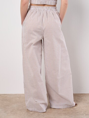 Wide Leg Pantalon ' ' Apricot en beige