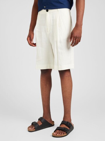 WEEKDAY Loosefit Shorts 'Uno' in Weiß: Vorderseite
