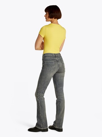 Tommy Jeans - Bootcut Vaquero 'Maddie' en negro