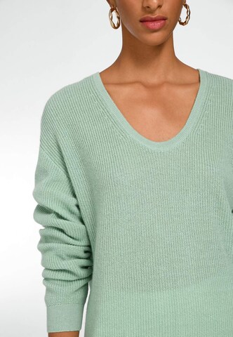 include Sweater in Green