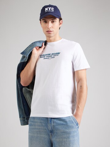 T-Shirt Calvin Klein en blanc : devant