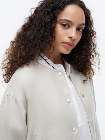 TOMMY HILFIGER Демисезонная куртка в Бежевый