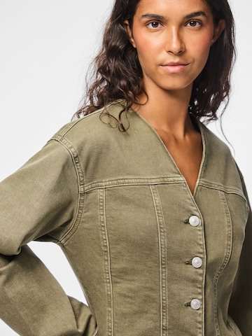 Veste mi-saison 'SILKE ' PIECES en vert