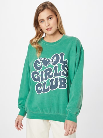 Nasty Gal Sweatshirt 'Cool Girls Club' in Groen: voorkant