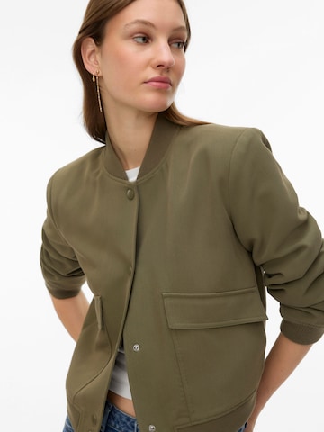 Veste mi-saison 'VMAmala' VERO MODA en vert