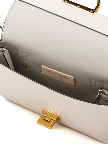 Coccinelle Schoudertas 'Arlettis Handbag Grained Leather' in Wit