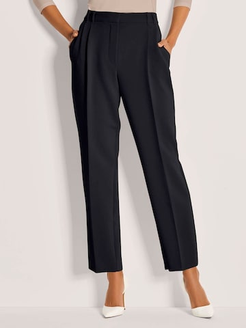 MADELEINE Tapered Bundfaltenhose in Blau: Vorderseite