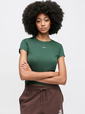 Nike Sportswear T-Shirt 'CHLL' in Grün