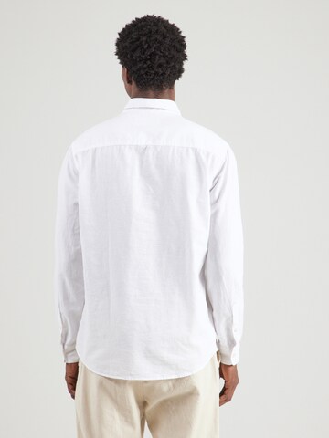 Coupe regular Chemise 'SLHSUN' SELECTED en blanc