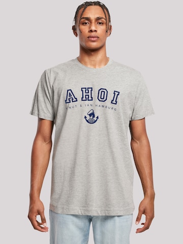 F4NT4STIC Shirt 'Ahoi Knut & Jan Hamburg' in Grijs: voorkant