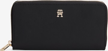 TOMMY HILFIGER Kukkaro värissä musta: etupuoli
