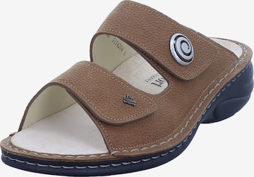 Finn Comfort Mules in Brown: front