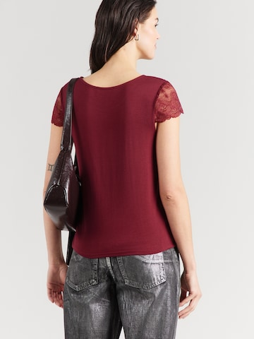 Tricou 'Vanessa' de la ABOUT YOU pe roșu