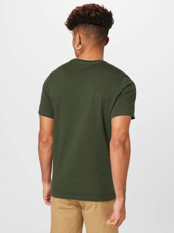 Tricou de la Dockers pe verde