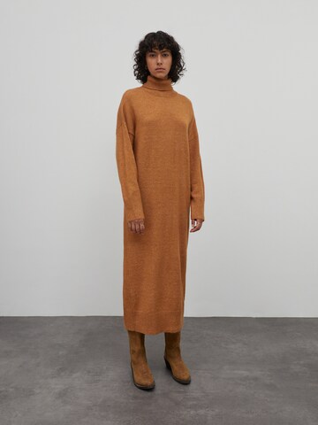EDITED Knitted dress 'Gia' in Brown