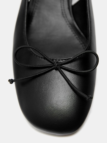 Pull&Bear Slingback pumps in Black
