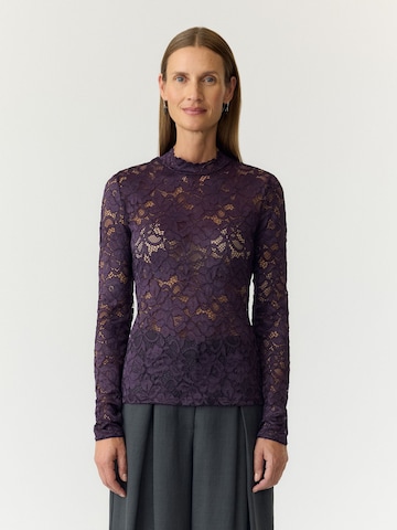 YAS Shirt 'YASLacey' in Lila: Vorderseite