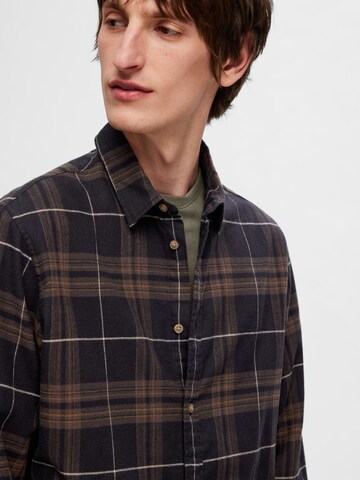 SELECTED HOMME Slim Fit Skjorte 'SLHowen' i sort