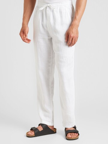 CAMP DAVID Regular Trousers in White: front