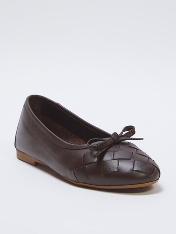 Trendyol Ballerina in Brown: front
