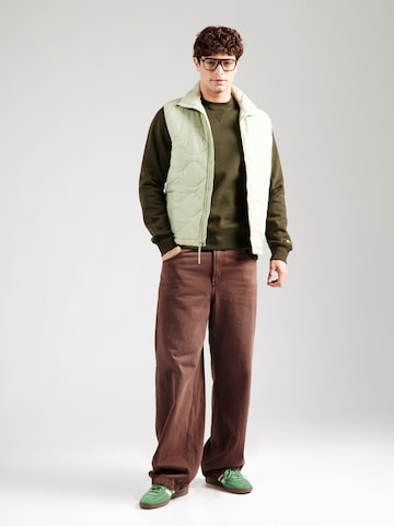 Carhartt WIP Sweatshirt 'Chase' in Grün