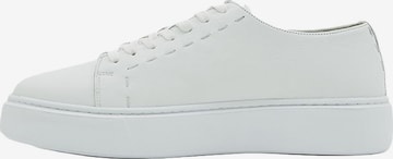 Desa - Zapatillas deportivas bajas en blanco: frente